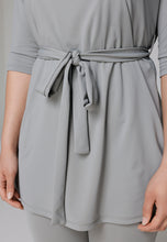 Load image into Gallery viewer, South - Three quarter - Grey