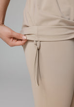 Load image into Gallery viewer, South - Three quarter - Sand