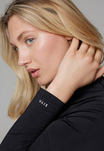 Load image into Gallery viewer, South - Covered - Knee length - Black