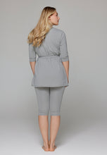 Load image into Gallery viewer, South - Three quarter - Grey