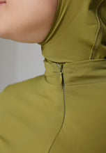 Load image into Gallery viewer, East - Crocodile