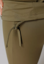 Load image into Gallery viewer, South - Covered - Army Green