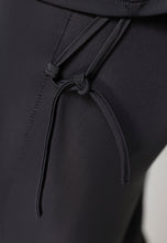 Load image into Gallery viewer, South - Covered - Knee length - Black