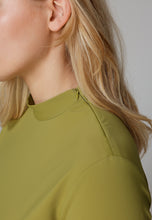 Load image into Gallery viewer, South - Covered - Crocodile