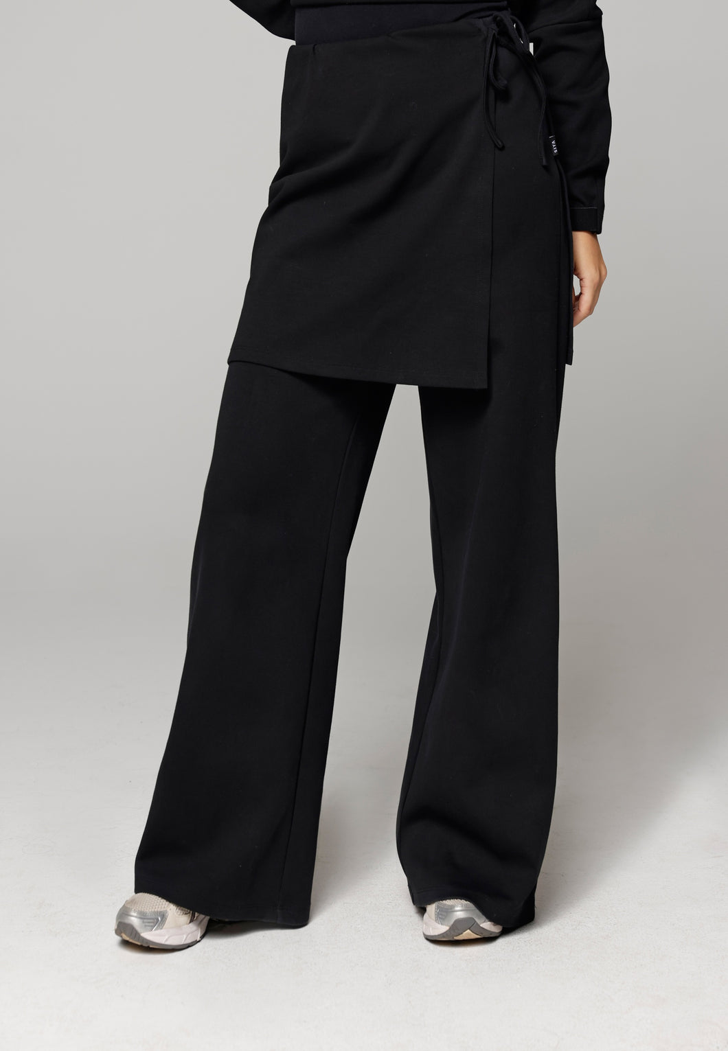Activewear - Attached Skirt - Wide trouser - Black